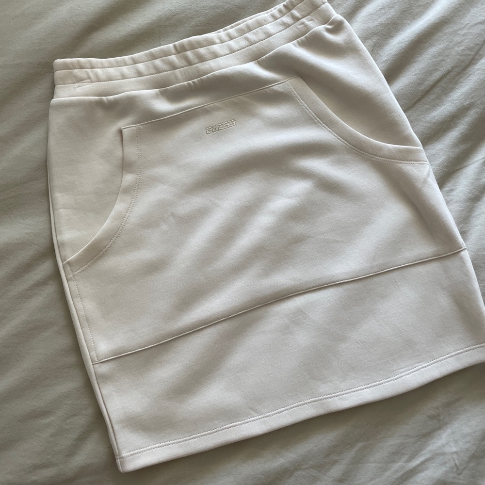 GUESS Active Alanis Mini Skirt —NWOT